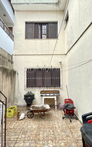 Casa à venda com 400m², 6 quartos e 8 vagasFundos 