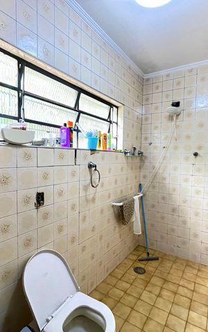Casa à venda com 400m², 6 quartos e 8 vagasBanheiro 1