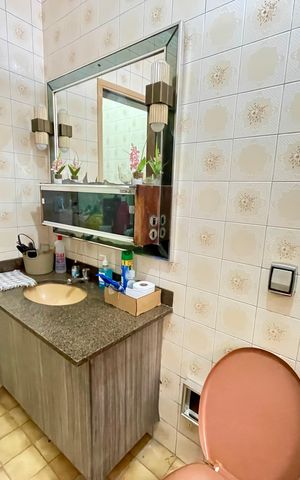 Casa à venda com 400m², 6 quartos e 8 vagasBanheiro 2
