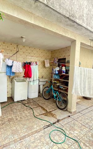 Casa à venda com 400m², 6 quartos e 8 vagasÁrea de Serviço