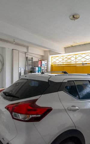 Casa à venda com 300m², 10 quartos e 2 vagas Casa à venda com 300m², 10 quartos e 2 vagasGaragem