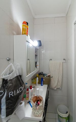 Casa à venda com 300m², 10 quartos e 2 vagas Casa à venda com 300m², 10 quartos e 2 vagasKitnet 2 Banheiro