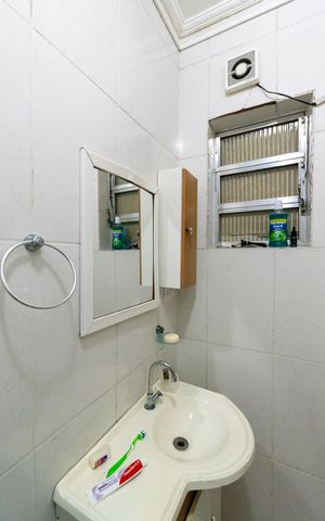 Casa à venda com 300m², 10 quartos e 2 vagas Casa à venda com 300m², 10 quartos e 2 vagasKitnet 3 Banheiro