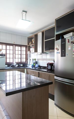 Casa à venda com 100m², 2 quartos e 2 vagas Casa à venda com 100m², 2 quartos e 2 vagasCozinha