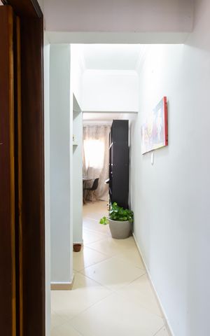 Casa à venda com 100m², 2 quartos e 2 vagas Casa à venda com 100m², 2 quartos e 2 vagasCorredor