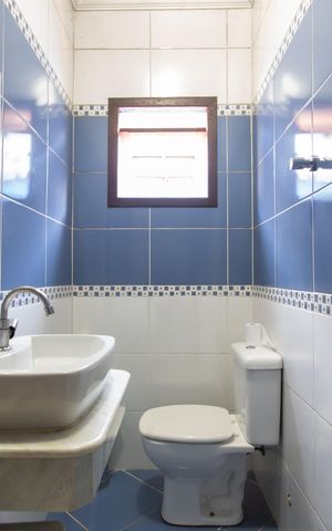 Casa à venda com 100m², 2 quartos e 2 vagas Casa à venda com 100m², 2 quartos e 2 vagasBanheiro 2