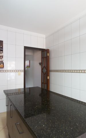 Casa à venda com 100m², 2 quartos e 2 vagas Casa à venda com 100m², 2 quartos e 2 vagasCozinha