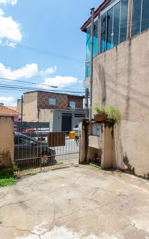 Casa à venda com 100m², 2 quartos e 2 vagas Casa à venda com 100m², 2 quartos e 2 vagasGaragem
