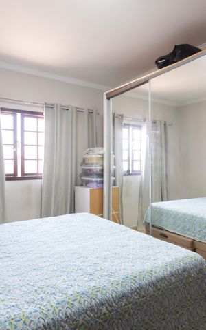 Casa à venda com 100m², 2 quartos e 2 vagas Casa à venda com 100m², 2 quartos e 2 vagasQuarto 1