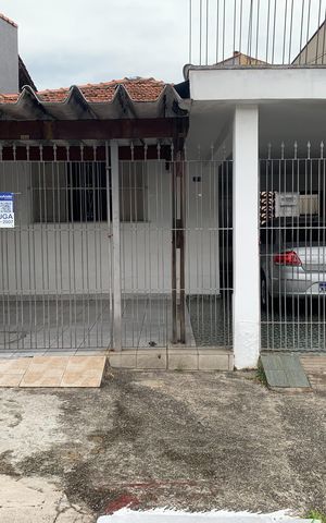 Casa para alugar com 70m², 1 quarto e 1 vaga Casa para alugar com 70m², 1 quarto e 1 vagaFachada