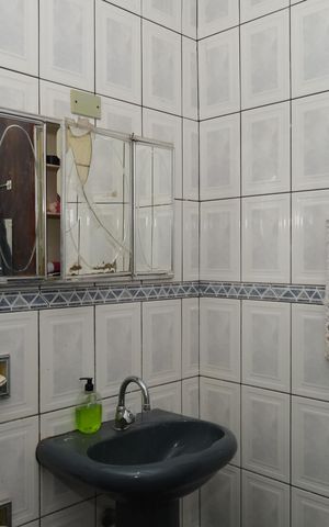 Casa à venda com 100m², 5 quartos e 1 vagaCasa 2 - Banheiro