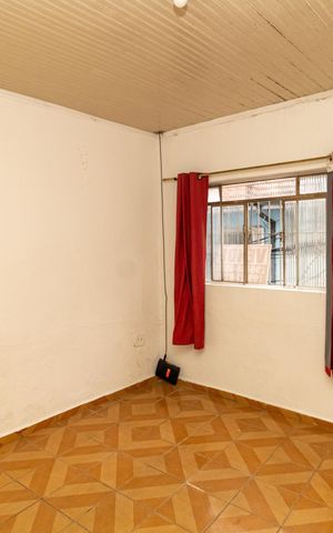 Casa à venda com 90m², 2 quartos e sem vaga Casa à venda com 90m², 2 quartos e sem vagaSala