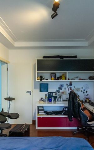 Casa de condomínio à venda com 725m², 5 quartos e 7 vagas Casa de condomínio à venda com 725m², 5 quartos e 7 vagasSuíte 5