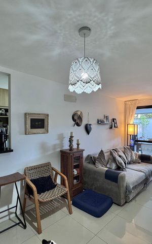 Apartamento à venda com 169m², 3 quartos e 2 vagas Apartamento à venda com 169m², 3 quartos e 2 vagasSala