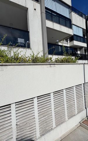 Apartamento à venda com 169m², 3 quartos e 2 vagas Apartamento à venda com 169m², 3 quartos e 2 vagasFachada