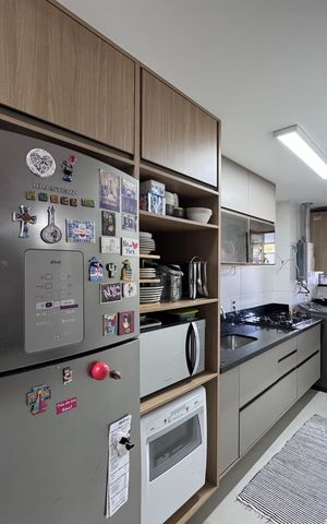 Apartamento à venda com 169m², 3 quartos e 2 vagas Apartamento à venda com 169m², 3 quartos e 2 vagasCozinha e Área de Serviço
