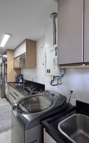 Apartamento à venda com 169m², 3 quartos e 2 vagas Apartamento à venda com 169m², 3 quartos e 2 vagasCozinha e Área de Serviço