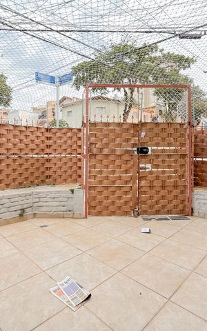 Casa à venda com 80m², 3 quartos e sem vaga Casa à venda com 80m², 3 quartos e sem vagaÁrea externa