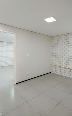 Casa à venda com 80m², 3 quartos e sem vaga Casa à venda com 80m², 3 quartos e sem vagaSala