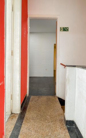 Casa à venda com 80m², 3 quartos e sem vaga Casa à venda com 80m², 3 quartos e sem vagaCorredor