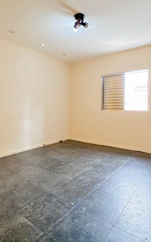 Casa à venda com 80m², 3 quartos e sem vaga Casa à venda com 80m², 3 quartos e sem vagaQuarto 3