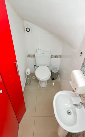 Casa à venda com 80m², 3 quartos e sem vaga Casa à venda com 80m², 3 quartos e sem vagaLavabo