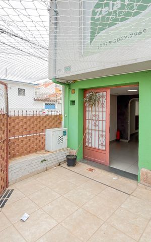 Casa à venda com 80m², 3 quartos e sem vaga Casa à venda com 80m², 3 quartos e sem vagaÁrea externa
