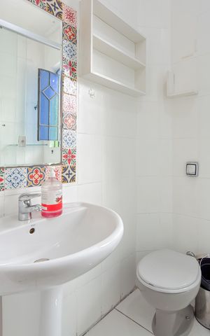 Casa à venda com 80m², 3 quartos e sem vaga Casa à venda com 80m², 3 quartos e sem vagaBanheiro Corredor