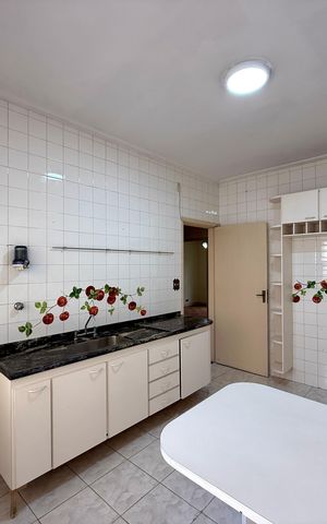 Casa à venda com 200m², 5 quartos e 4 vagas Casa à venda com 200m², 5 quartos e 4 vagasCozinha