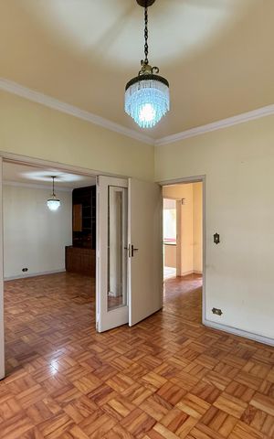 Casa à venda com 200m², 5 quartos e 4 vagas Casa à venda com 200m², 5 quartos e 4 vagasSala