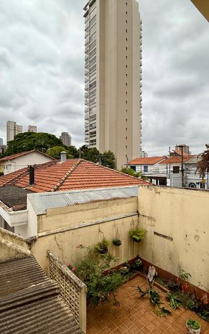 Casa à venda com 200m², 5 quartos e 4 vagas Casa à venda com 200m², 5 quartos e 4 vagasVista Quarto 4