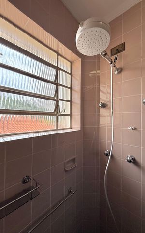 Casa à venda com 200m², 5 quartos e 4 vagas Casa à venda com 200m², 5 quartos e 4 vagasBanheiro Social 1