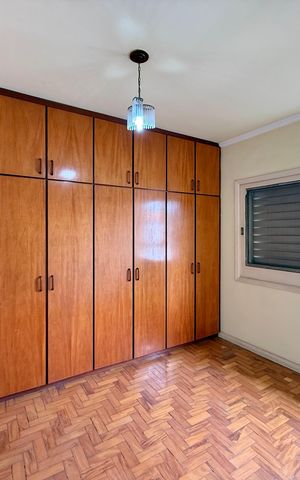 Casa à venda com 200m², 5 quartos e 4 vagas Casa à venda com 200m², 5 quartos e 4 vagasQuarto 2