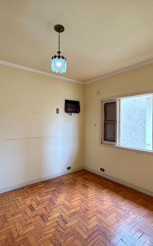 Casa à venda com 200m², 5 quartos e 4 vagas Casa à venda com 200m², 5 quartos e 4 vagasQuarto 4