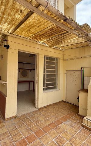 Casa à venda com 200m², 5 quartos e 4 vagas Casa à venda com 200m², 5 quartos e 4 vagasQuintal