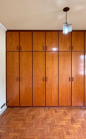 Casa à venda com 200m², 5 quartos e 4 vagas Casa à venda com 200m², 5 quartos e 4 vagasQuarto 2