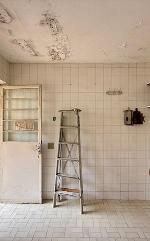 Casa à venda com 200m², 5 quartos e 4 vagas Casa à venda com 200m², 5 quartos e 4 vagasÁrea de Serviço