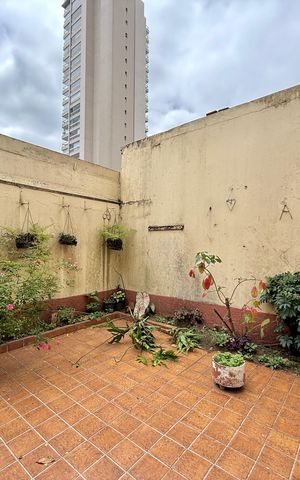 Casa à venda com 200m², 5 quartos e 4 vagas Casa à venda com 200m², 5 quartos e 4 vagasQuintal