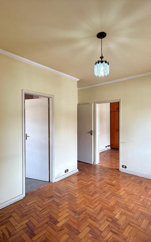 Casa à venda com 200m², 5 quartos e 4 vagas Casa à venda com 200m², 5 quartos e 4 vagasSuíte