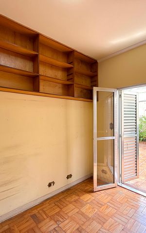 Casa à venda com 200m², 5 quartos e 4 vagas Casa à venda com 200m², 5 quartos e 4 vagasQuarto 5
