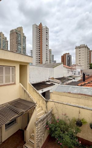 Casa à venda com 200m², 5 quartos e 4 vagas Casa à venda com 200m², 5 quartos e 4 vagasVista Quarto 3