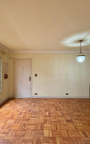 Casa à venda com 200m², 5 quartos e 4 vagas Casa à venda com 200m², 5 quartos e 4 vagasSala