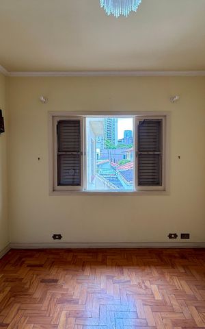 Casa à venda com 200m², 5 quartos e 4 vagas Casa à venda com 200m², 5 quartos e 4 vagasQuarto 4