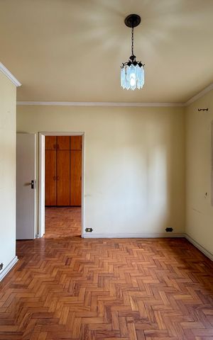 Casa à venda com 200m², 5 quartos e 4 vagas Casa à venda com 200m², 5 quartos e 4 vagasSuíte