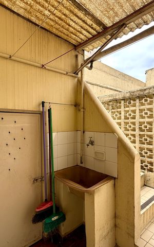 Casa à venda com 200m², 5 quartos e 4 vagas Casa à venda com 200m², 5 quartos e 4 vagasÁrea de Serviço