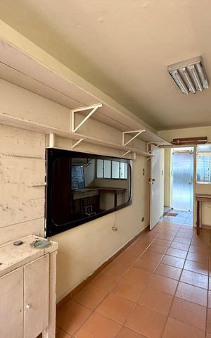 Casa à venda com 200m², 5 quartos e 4 vagas Casa à venda com 200m², 5 quartos e 4 vagasOficina/Atelie