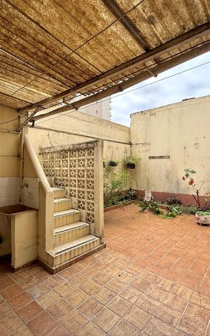 Casa à venda com 200m², 5 quartos e 4 vagas Casa à venda com 200m², 5 quartos e 4 vagasQuintal
