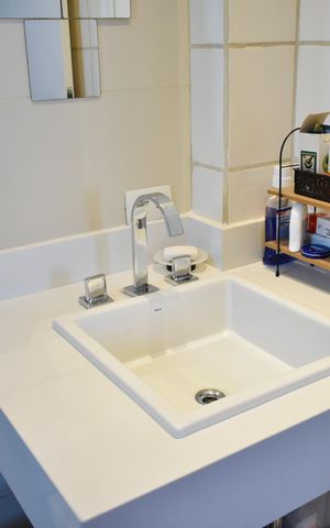 Apartamento à venda com 135m², 2 quartos e 3 vagas Apartamento à venda com 135m², 2 quartos e 3 vagasBanheiro da Suíte