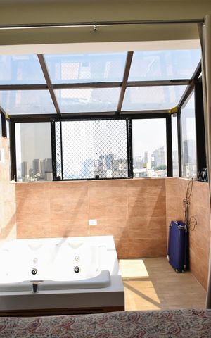 Apartamento à venda com 135m², 2 quartos e 3 vagas Apartamento à venda com 135m², 2 quartos e 3 vagasQuarto