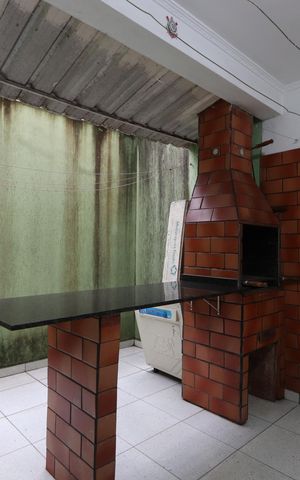 Casa à venda com 220m², 2 quartos e 2 vagasChurrasqueira